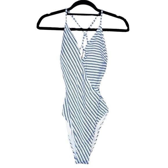 CUPSHE HALTER STRIPED BATHING SWIM SUIT - Picture 5 of 5